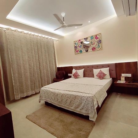 Hotel Luxuria Ludhiana Ngoại thất bức ảnh