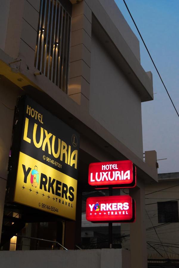 Hotel Luxuria Ludhiana Ngoại thất bức ảnh