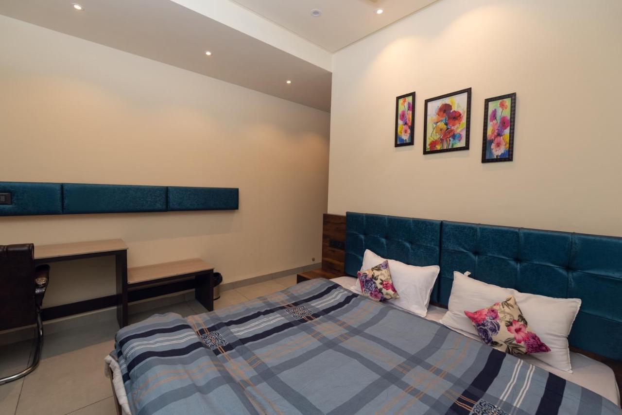 Hotel Luxuria Ludhiana Ngoại thất bức ảnh