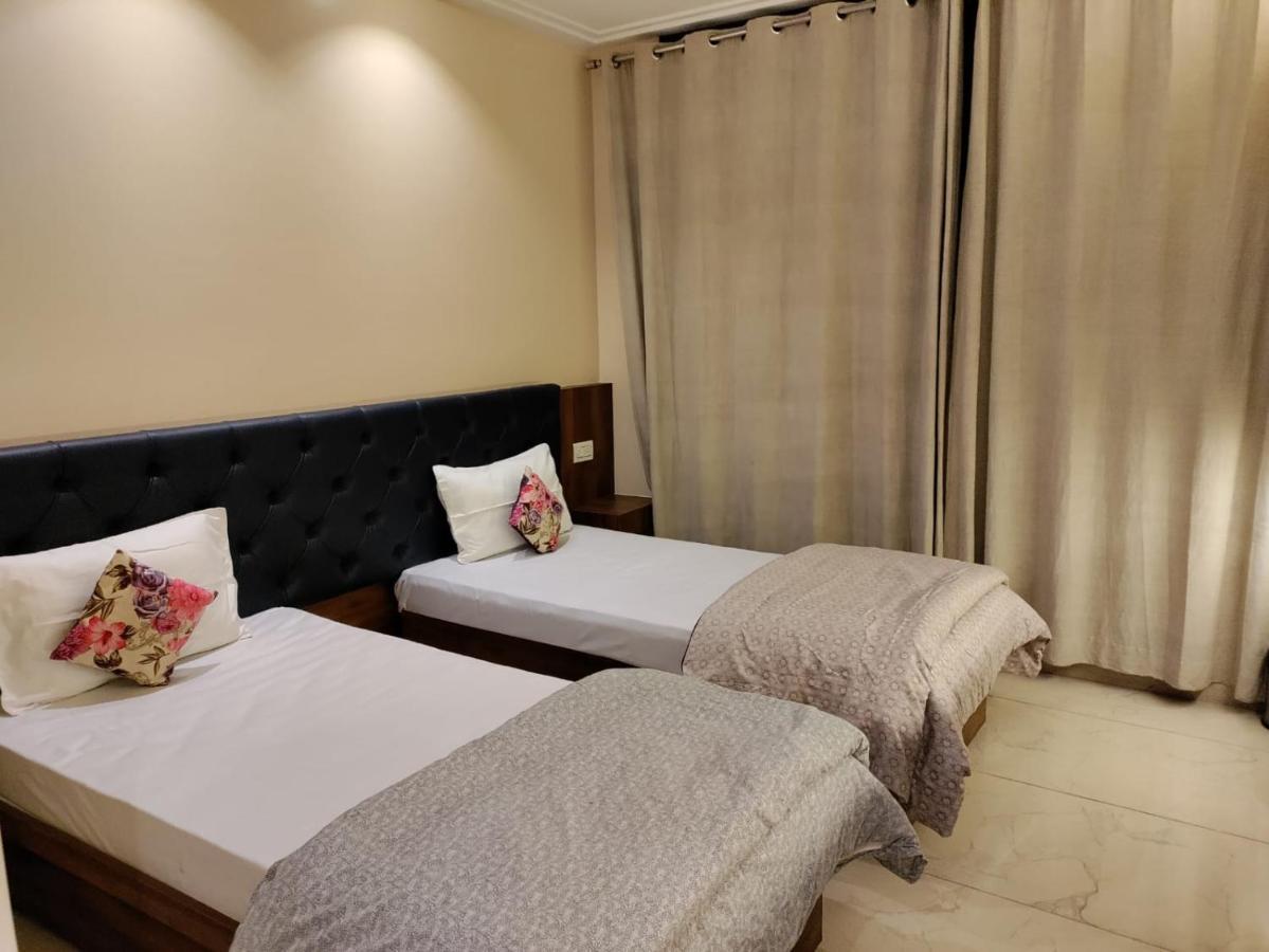Hotel Luxuria Ludhiana Ngoại thất bức ảnh
