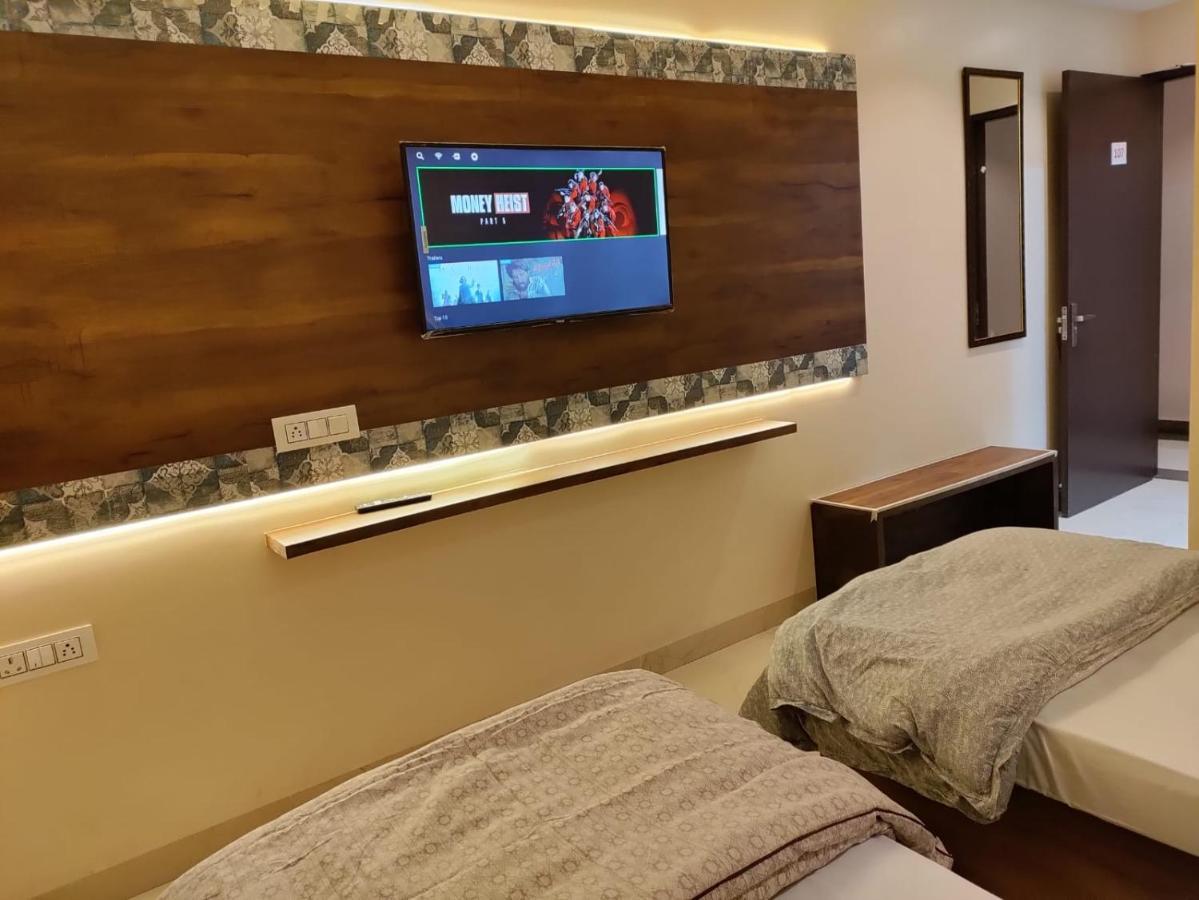 Hotel Luxuria Ludhiana Ngoại thất bức ảnh