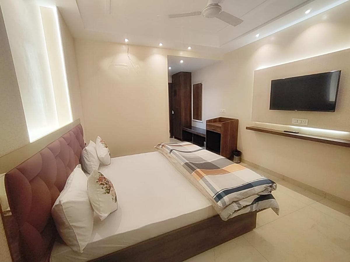 Hotel Luxuria Ludhiana Ngoại thất bức ảnh