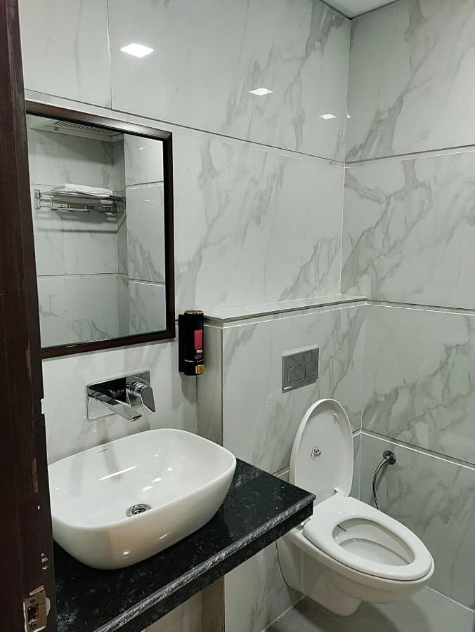Hotel Luxuria Ludhiana Ngoại thất bức ảnh