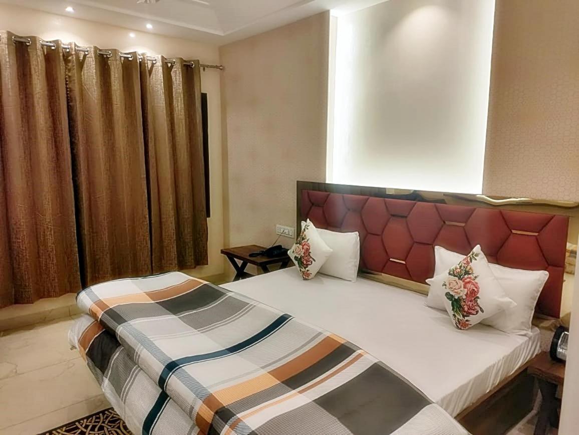 Hotel Luxuria Ludhiana Ngoại thất bức ảnh