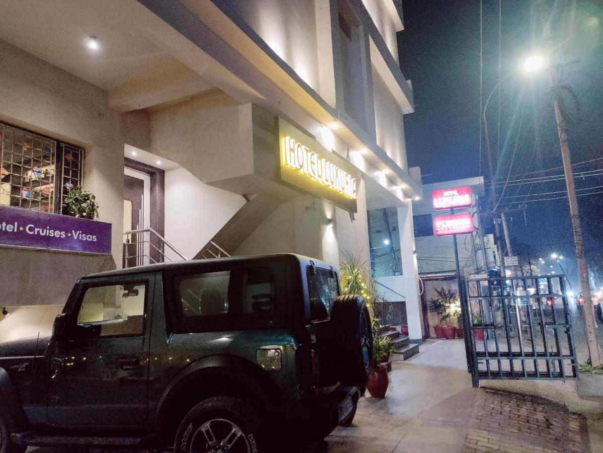 Hotel Luxuria Ludhiana Ngoại thất bức ảnh