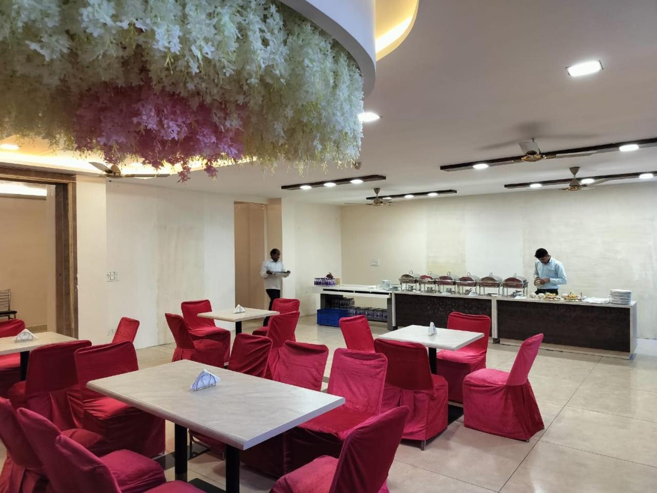 Hotel Luxuria Ludhiana Ngoại thất bức ảnh