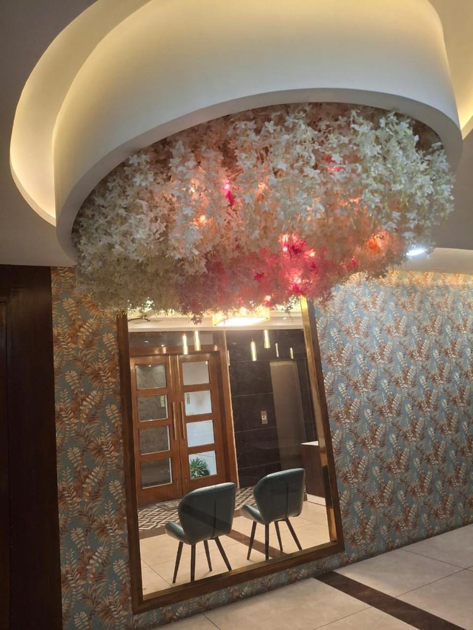 Hotel Luxuria Ludhiana Ngoại thất bức ảnh